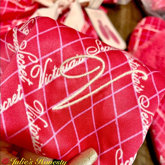 NWT Victoria’s Secret Signature SATIN Slippers - Picture 5 of 6